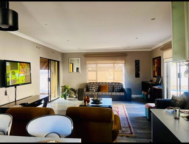 4 BEDROOM HOUSE FOR SALE IN BLUE VALLEY GOLF ESTATE